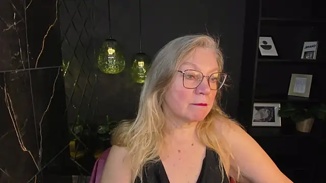 NataliMellow online show from 12/19/25, 01:18