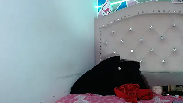 Snapshot of violetaass chatting on 01/16/26, 11:31 violetaass online show from 01/16/26, 11:31