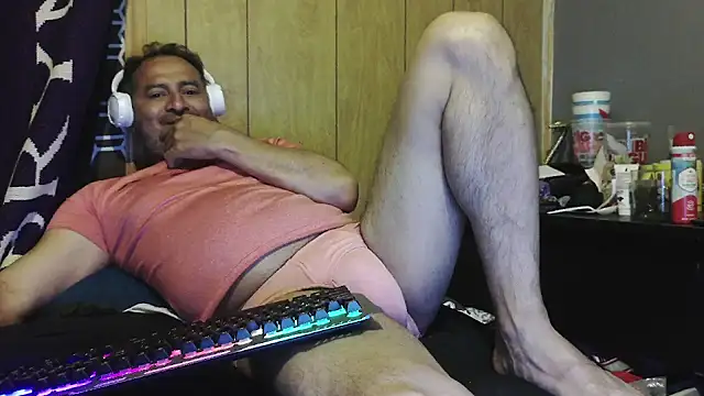 Snapshot of dantehot2020 chatting on 02/22/26, 12:01 dantehot2020 online show from 02/22/26, 12:01