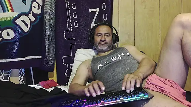 Snapshot of dantehot2020 chatting on 02/27/26, 02:39 dantehot2020 online show from 02/27/26, 02:39