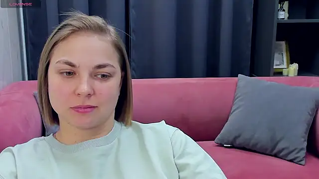 Snapshot of TataArdent chatting on 03/04/25, 09:00 TataArdent online show from 03/04/25, 09:00