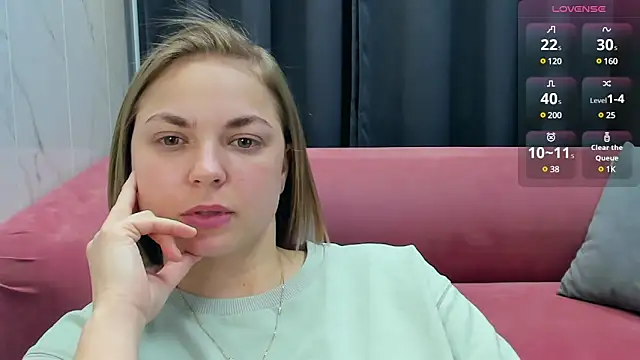 Snapshot of TataArdent chatting on 03/08/25, 02:45 TataArdent online show from 03/08/25, 02:45