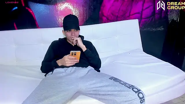 AmazingPartys online show from 01/11/26, 03:22