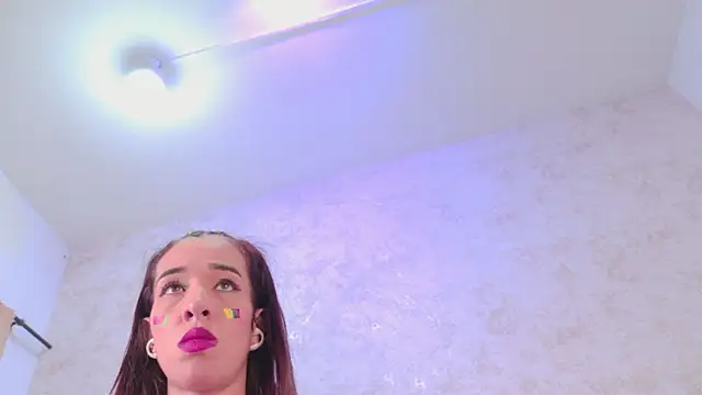 Snapshot of cristinapuerta_ chatting on 06/27/26, 11:37 cristinapuerta online show from 06/27/26, 11:37