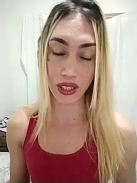 Snapshot of Ellenurach chatting on 12/17/25, 12:11 Ellenurach online show from 12/17/25, 12:11