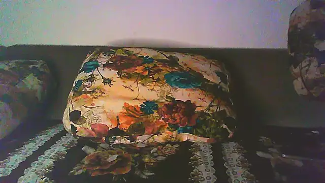 Snapshot of Vbestshow chatting on 09/28/25, 10:48 Vbestshow online show from 09/28/25, 10:48