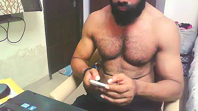 Snapshot of Vbestshow chatting on 10/01/25, 12:33 Vbestshow online show from 10/01/25, 12:33