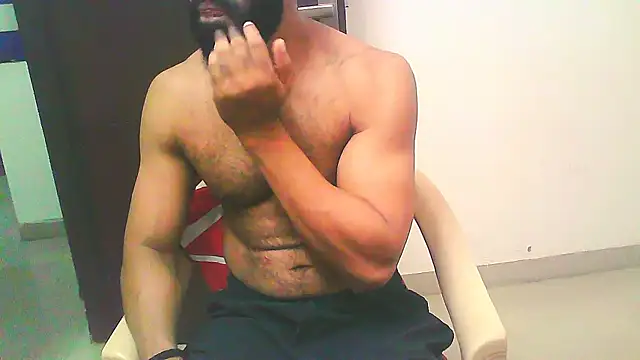 Snapshot of Vbestshow chatting on 10/12/25, 12:59 Vbestshow online show from 10/12/25, 12:59