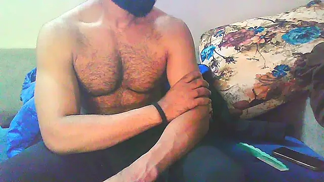 Snapshot of Vbestshow chatting on 11/16/25, 06:57 Vbestshow online show from 11/16/25, 06:57