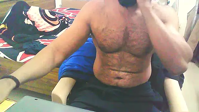 Snapshot of Vbestshow chatting on 11/21/25, 12:15 Vbestshow online show from 11/21/25, 12:15