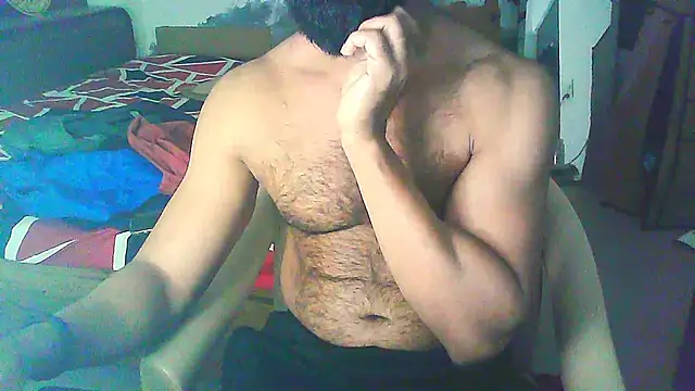 Snapshot of Vbestshow chatting on 12/21/25, 06:26 Vbestshow online show from 12/21/25, 06:26