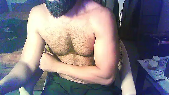 Snapshot of Vbestshow chatting on 01/08/26, 12:29 Vbestshow online show from 01/08/26, 12:29