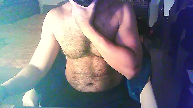 Snapshot of Vbestshow chatting on 01/14/26, 06:13 Vbestshow online show from 01/14/26, 06:13