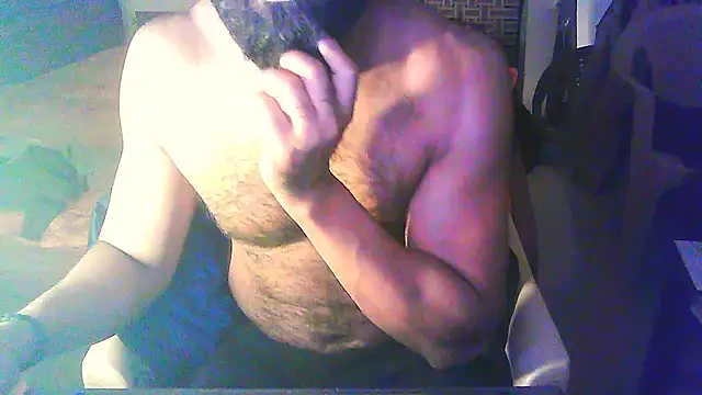 Snapshot of Vbestshow chatting on 01/15/26, 01:05 Vbestshow online show from 01/15/26, 01:05