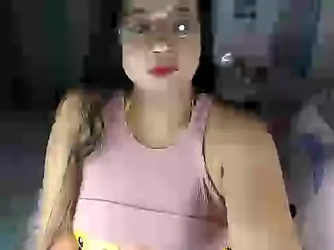 Snapshot of hersheykisses07 chatting on 02/18/26, 03:35 hersheykisses07 online show from 02/18/26, 03:35