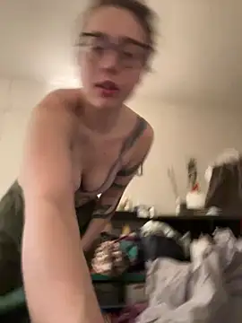 ladyturtle online show from 03/22/26, 09:51