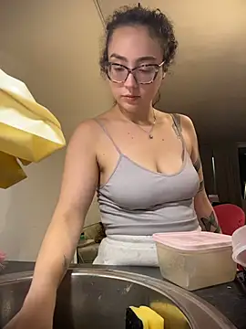 ladyturtle online show from 08/05/26, 08:11