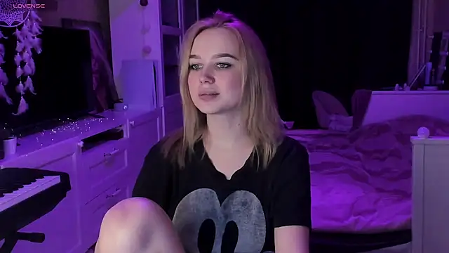 MaryDreaminess online show from 02/14/25, 08:26