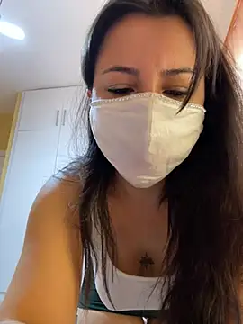 White-Petite online show from 06/10/26, 06:01