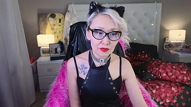 RoxalanaStar online show from 04/01/26, 08:50