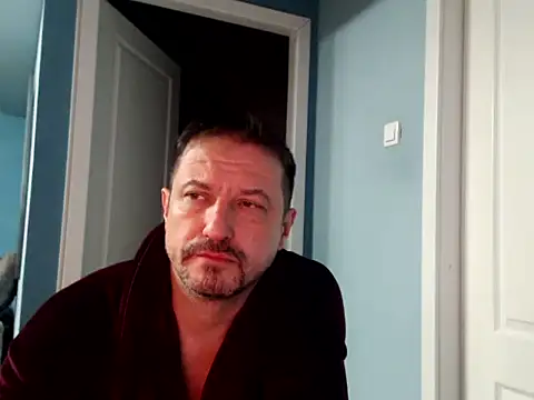 Snapshot of MisterFaithRO chatting on 04/19/26, 01:38 MisterFaithRO online show from 04/19/26, 01:38