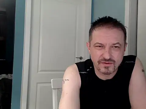 Snapshot of MisterFaithRO chatting on 04/23/26, 08:00 MisterFaithRO online show from 04/23/26, 08:00