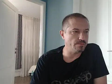 Snapshot of MisterFaithRO chatting on 06/15/26, 10:28 MisterFaithRO online show from 06/15/26, 10:28