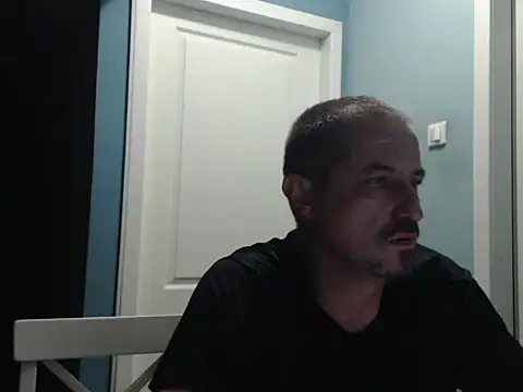 Snapshot of MisterFaithRO chatting on 06/16/26, 12:35 MisterFaithRO online show from 06/16/26, 12:35