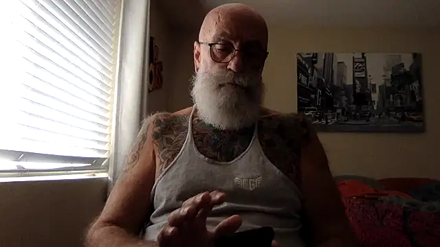 Snapshot of IamReady@xh chatting on 04/16/26, 04:19 IamReadyxh online show from 04/16/26, 04:19