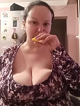 BustyLadyAlma online show from 02/17/26, 06:43