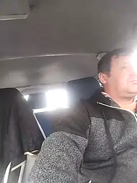 Snapshot of sarpe4 chatting on 12/15/25, 02:21 sarpe4 online show from 12/15/25, 02:21