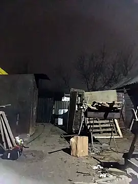 Snapshot of sarpe4 chatting on 12/17/25, 04:02 sarpe4 online show from 12/17/25, 04:02