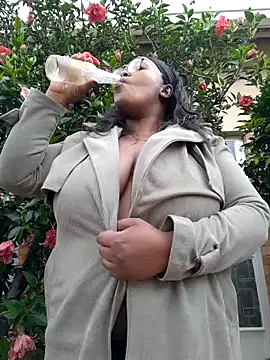 Snapshot of SWEETDOLLY29XX chatting on 01/17/25, 09:17 SWEETDOLLY29XX online show from 01/17/25, 09:17