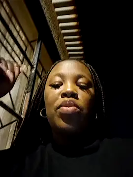 Snapshot of SWEETDOLLY29XX chatting on 03/22/25, 06:03 SWEETDOLLY29XX online show from 03/22/25, 06:03