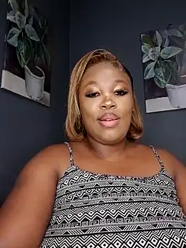 Snapshot of SWEETDOLLY29XX chatting on 10/28/25, 05:48 SWEETDOLLY29XX online show from 10/28/25, 05:48