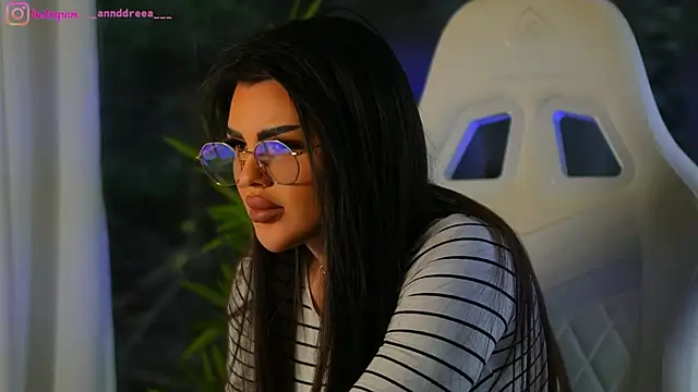 Snapshot of perfectt33n chatting on 01/03/25, 09:15 perfectt33n online show from 01/03/25, 09:15