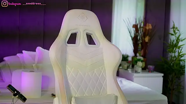 Snapshot of perfectt33n chatting on 09/10/25, 12:05 perfectt33n online show from 09/10/25, 12:05