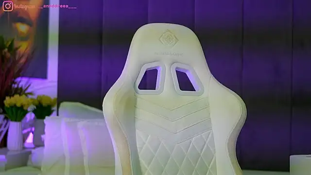 Snapshot of perfectt33n chatting on 11/21/25, 05:44 perfectt33n online show from 11/21/25, 05:44