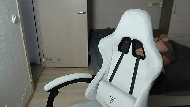 Sunny-Girl1 online show from 03/03/25, 06:26