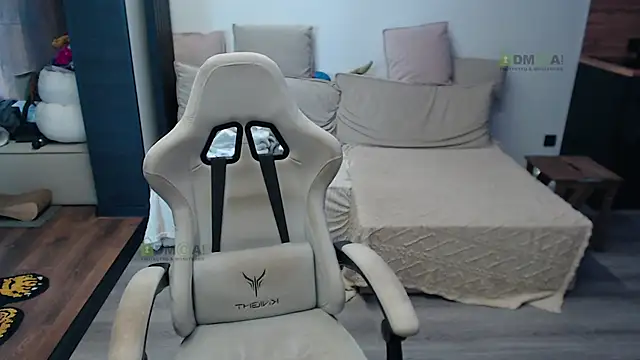 Sunny-Girl1 online show from 06/13/26, 06:22