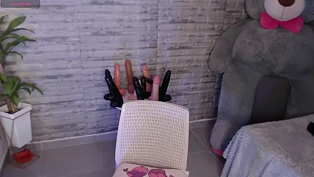 TinnaCobb online show from 10/14/25, 04:30