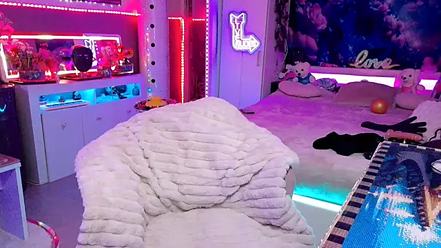 misscectito13 online show from 11/14/25, 12:20