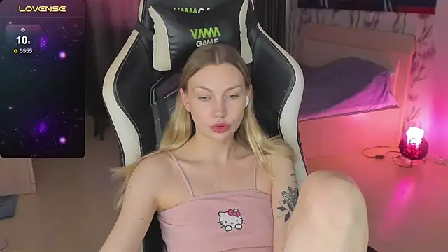 BiMolly online show from 03/19/25, 08:34