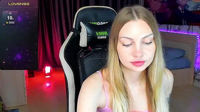 BiMolly online show from 10/14/25, 06:31