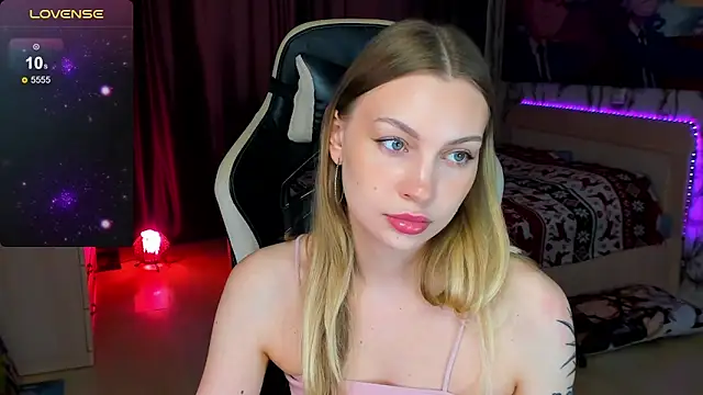 BiMolly online show from 10/16/25, 08:59