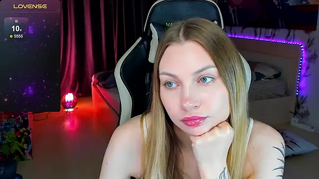 BiMolly online show from 11/15/25, 03:19