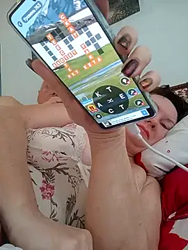 Snapshot of _lady_red_ chatting on 03/21/25, 05:43 lady red online show from 03/21/25, 05:43