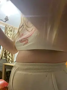 Snapshot of -MimmiLissa- chatting on 01/12/25, 11:15 -MimmiLissa- online show from 01/12/25, 11:15