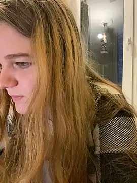 Snapshot of -MimmiLissa- chatting on 09/25/25, 03:49 -MimmiLissa- online show from 09/25/25, 03:49