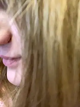 Snapshot of -MimmiLissa- chatting on 10/27/25, 12:09 -MimmiLissa- online show from 10/27/25, 12:09